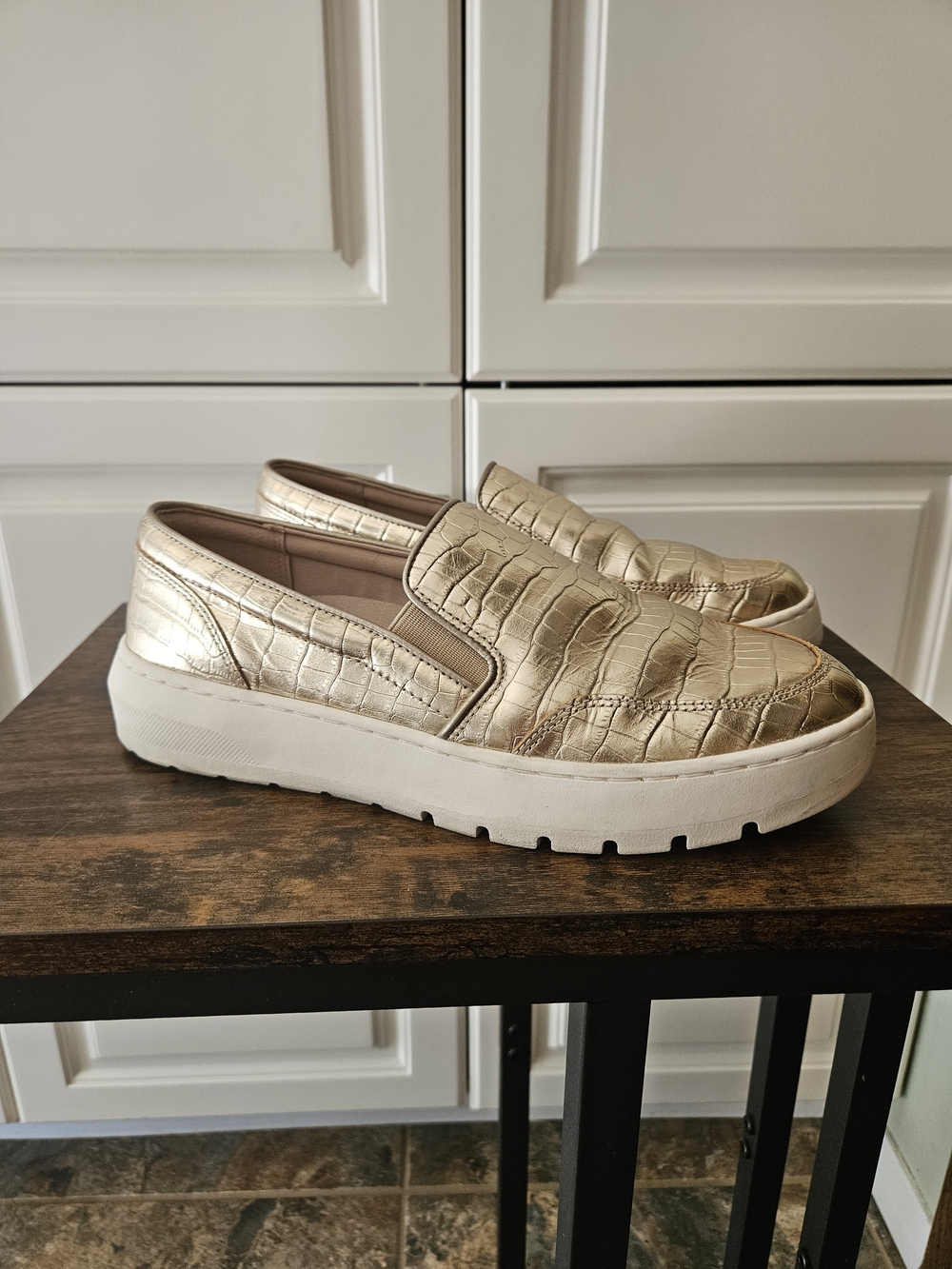 Vionic Dinora Metallic Gold Croc Leather Slip On Sneakers Loafers Casual Glam